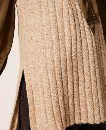 Knit gilet with sequins