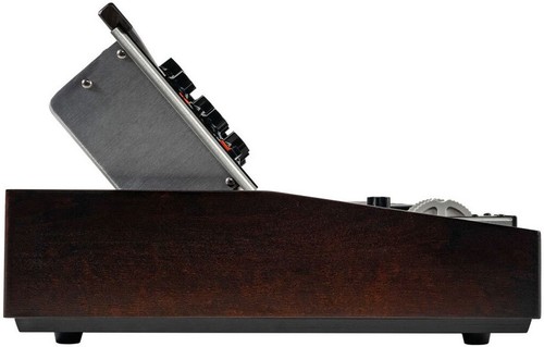 זווית נוספת moog - minimoog model d analog synthesizer