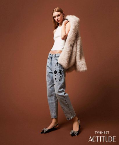Hand embroidered barrel jeans