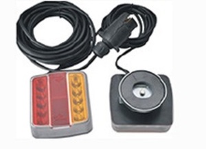 סט פנס נגרר לד כבל 12V 7 פינים מגנט