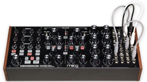 זווית נוספת moog - subharmonicon analog subharmonic synthesizer