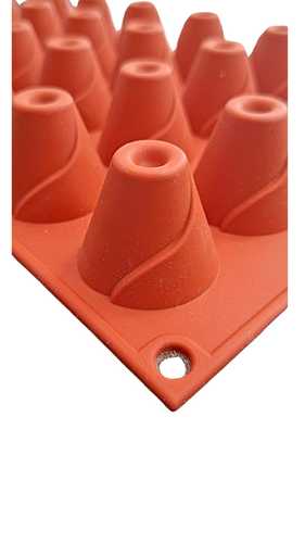 תבנית סיליקון קונוס מעוטר קטן