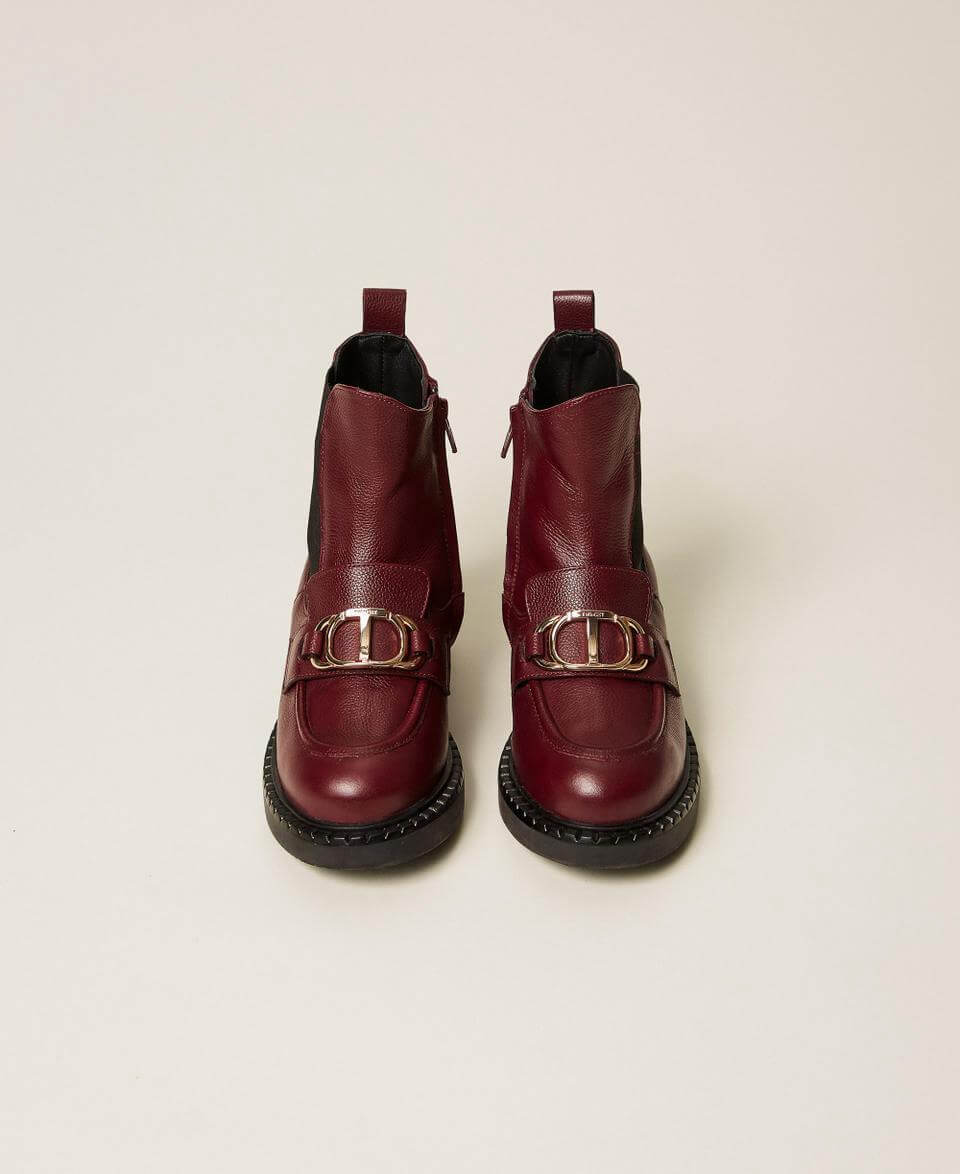 Chelsea leather boots with Oval T