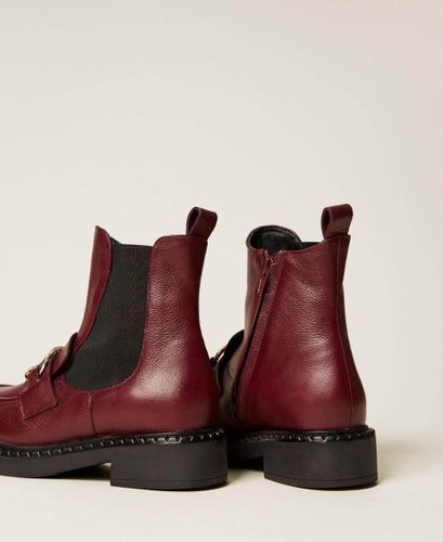 Chelsea leather boots with Oval T