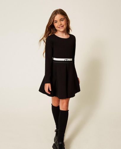 Short scuba dress with belt