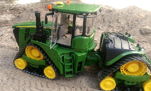טרקטור זחלים ג'ון דיר John Deere ירוק 4