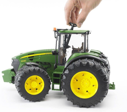 טרקטור ג'ון דיר John Deere ירוק עם גלגלים כפולים 3