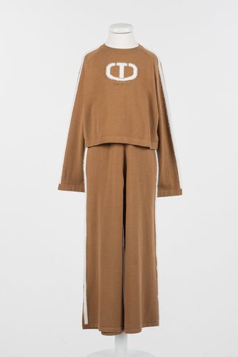 Jumper with logo and wide trousers
