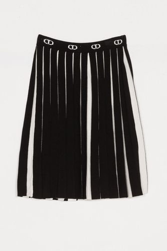KNITTED SKIRT