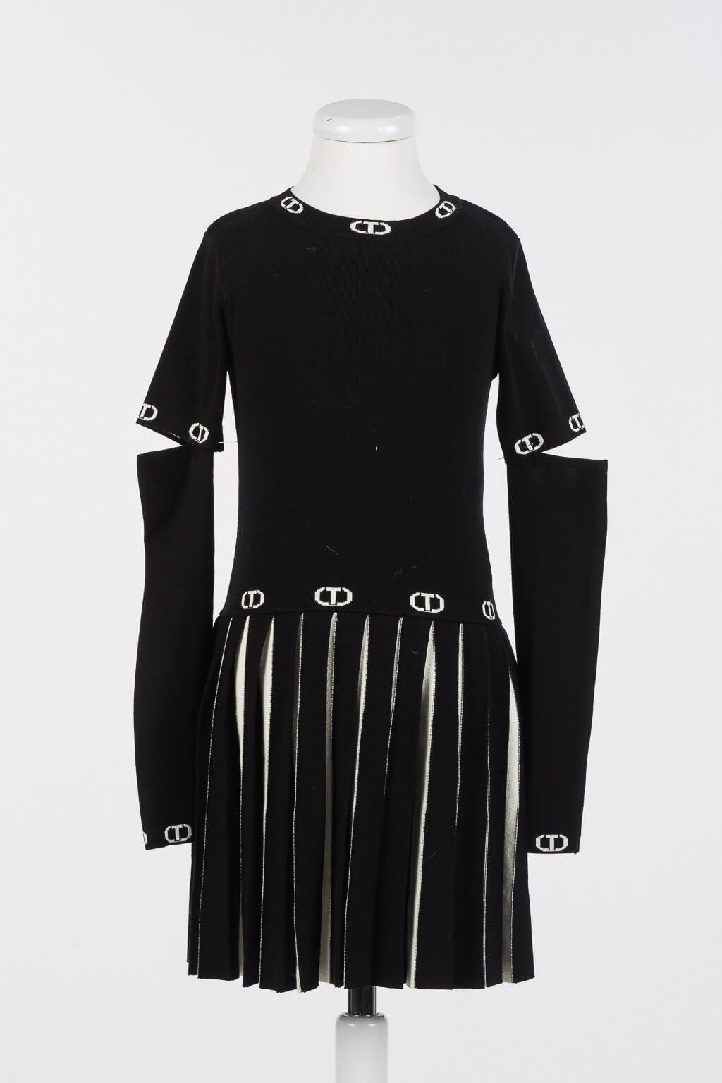 KNITTED DRESS