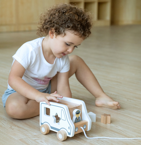 משאית התאמת צורות לבנה מעץ מלא עם חוט + 7 חלקים 4