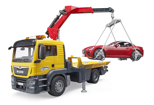 משאית גרר MAN צהובה ומכונית Roadster אדומה על משטח העמסה מתרומם ומתארך ומנוף עם כף נפתחת 2