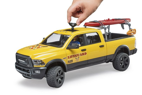 רכב הצלה בחוף הים RAM 2500 עם אורות חירום מהבהבים, כולל דמות מציל עם גלשן סאפ - לילדים ולאספנים 3