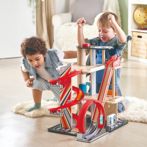 חניון גדול 3 קומות עם מסלול מכוניות ושלל אביזרים 2