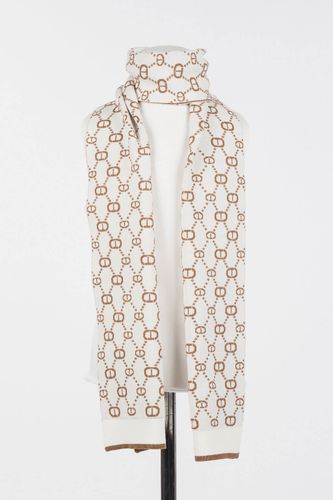 KNITTED SCARF