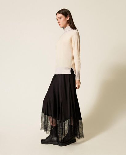 Satin midi skirt with lace