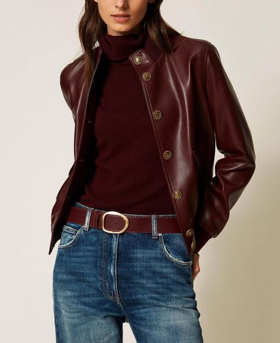Reversible leather belt with buckle