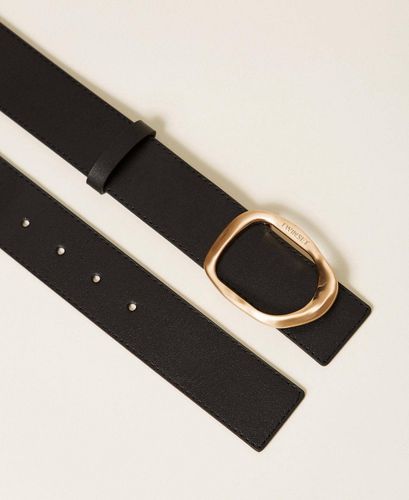 Reversible leather belt with buckle