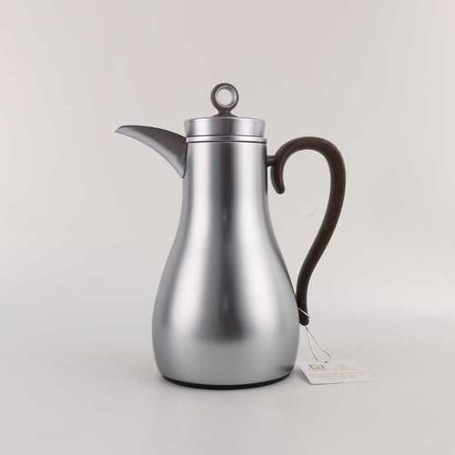 טרמוס דלה צבע כסף מט ידית עץ 0.7 ליטר -Y.C.036437