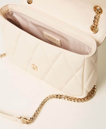 Medium quilted shoulder bag