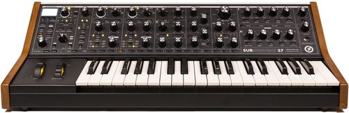 זווית נוספת moog - subsequent 37 analog 2-voices bass synthesizer