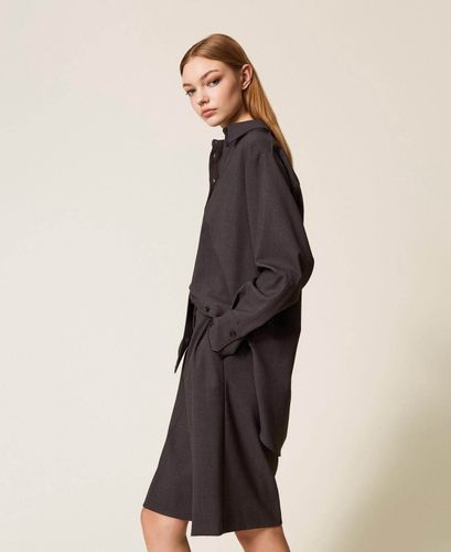 Bermuda shorts with Oval T buckles