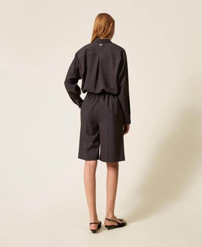 Bermuda shorts with Oval T buckles