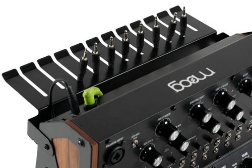 זוית נוספת moog sound studio accessory kit