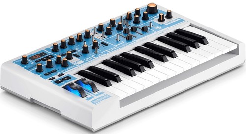 novation bass station II swifty זווית נוספת