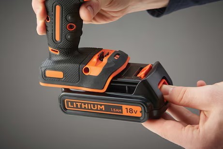 מקדחה דופקת/מברגה+סט אביזרים וארגז כלים Black+Decker BDCHD18S1KA-QW