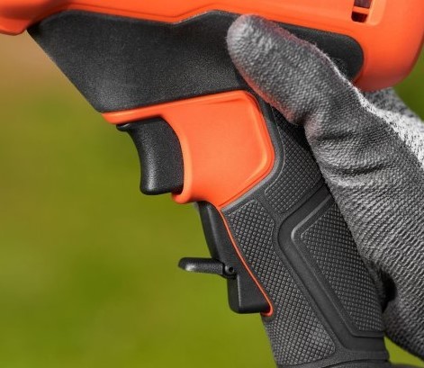 מזמרת גיזום חשמלית Black+Decker BCPP18D1 18V