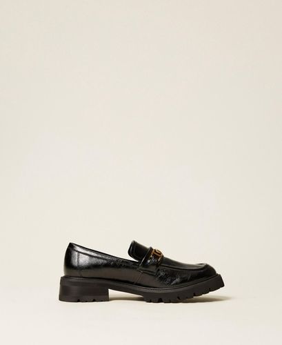 Loafers with Oval T clasp