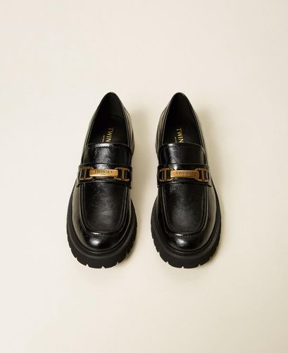 Loafers with Oval T clasp