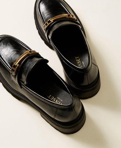 Loafers with Oval T clasp