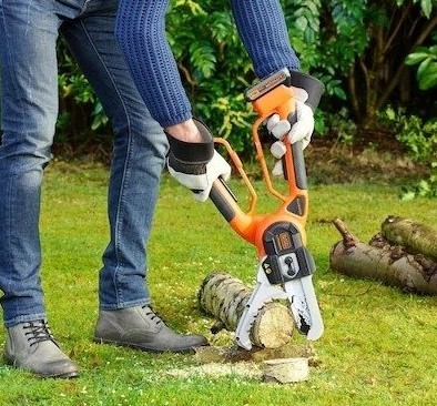 מסור גיזום נטען Black+Decker GKC1000L-QW