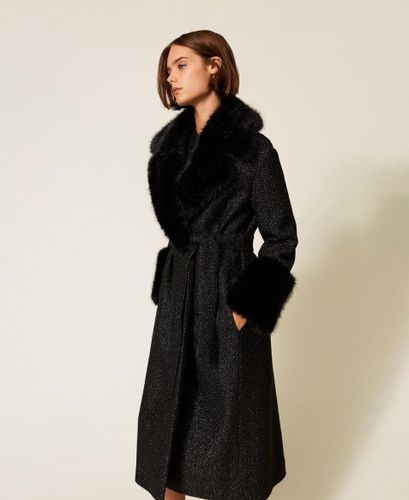 Long wool cloth coat with faux fur