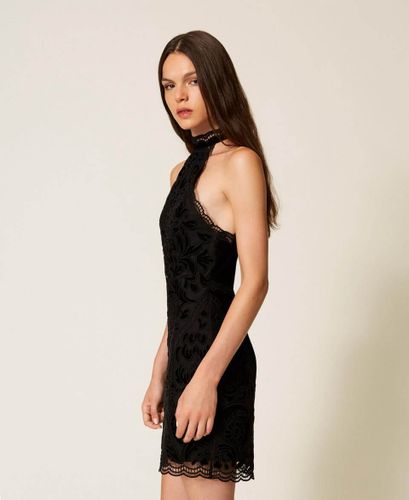 Short tulle dress with embroidery