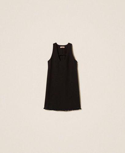 Short crêpe dress with embroidery