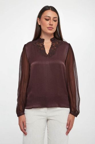 WOVEN BLOUSE