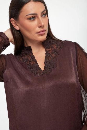 WOVEN BLOUSE