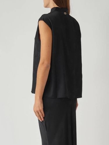 Jacquard satin top with bow
