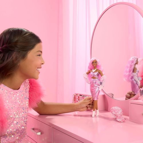 בובת ברבי בסגנון דלוקס BARBIE DELUXE GLOSSY