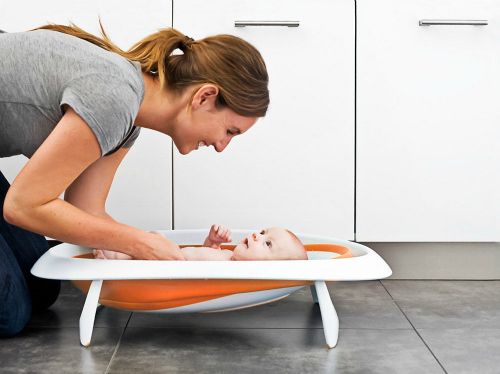 אמבטיה מתקפלת לתינוק עם מד טמפרטורה ומונע החלקה - ורוד