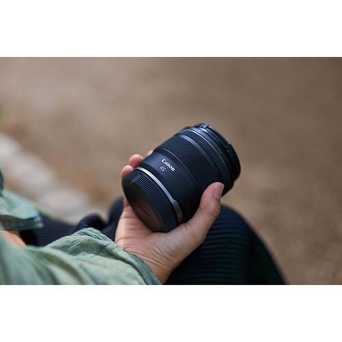 עדשה Canon 45mm f/1.2 STM