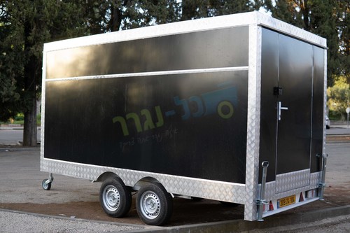 נגרר פודטראק שחור 