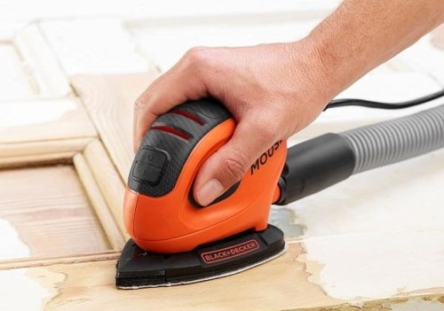 מלטשת פינות רוטטת Black+Decker BEW230BC-QS