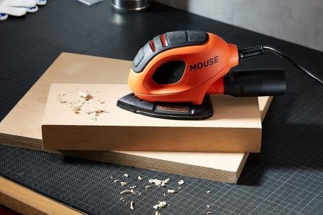 מלטשת פינות רוטטת Black+Decker BEW230BC-QS