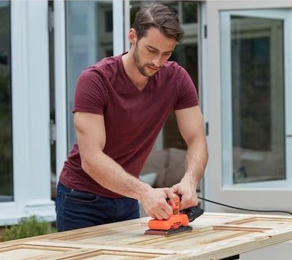 מלטשת רוטטת Black+Decker BEW220-QS 150W