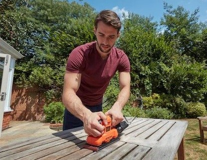 מלטשת רוטטת Black+Decker BEW220-QS 150W