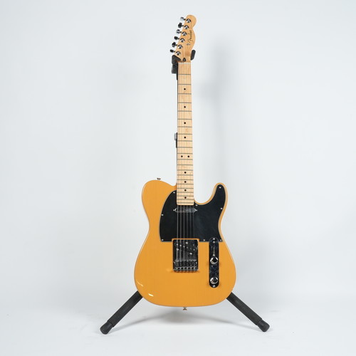 גיטרה חשמלית בצבע חום בהיר - Fender Telecaster